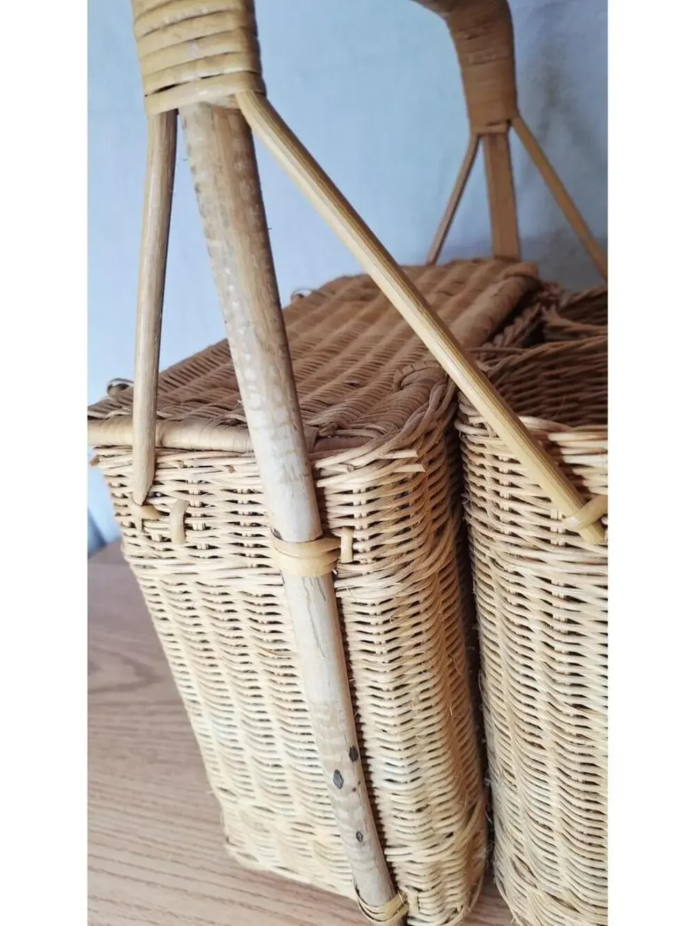 1960’s VTG Camping Wicker Picnic Basket with Double Wine Bottle Holder MCM